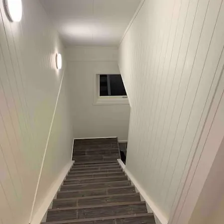 Fin Leilighet I Tromsdalen. トロムソ