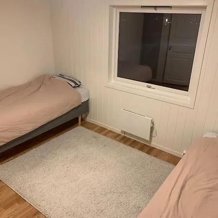 Fin Leilighet I Tromsdalen. トロムソ