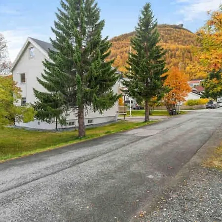 Fin Leilighet I Tromsdalen. Apartment *